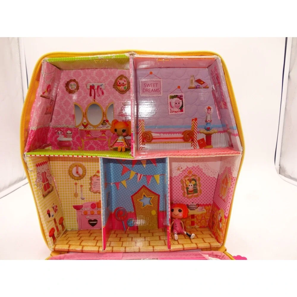 Lalaloopsy Carry Along Case & Doll House  2 Mini Dolls included Sunny‎ and Spot
